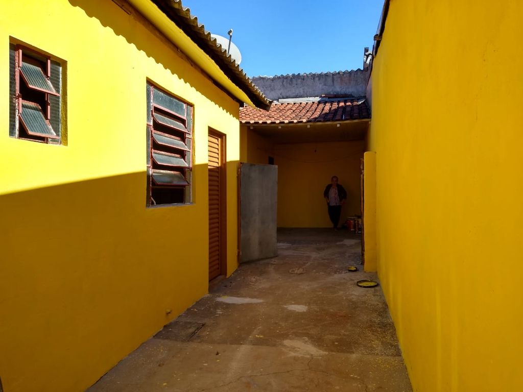 Localização privilegiada, próxima a comércios, escolas e serviços da região.