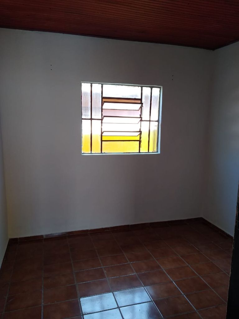 Localização privilegiada, próxima a comércios, escolas e serviços da região.