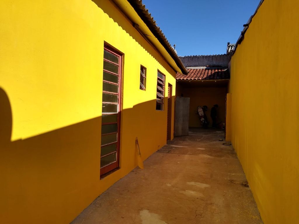 Localização privilegiada, próxima a comércios, escolas e serviços da região.