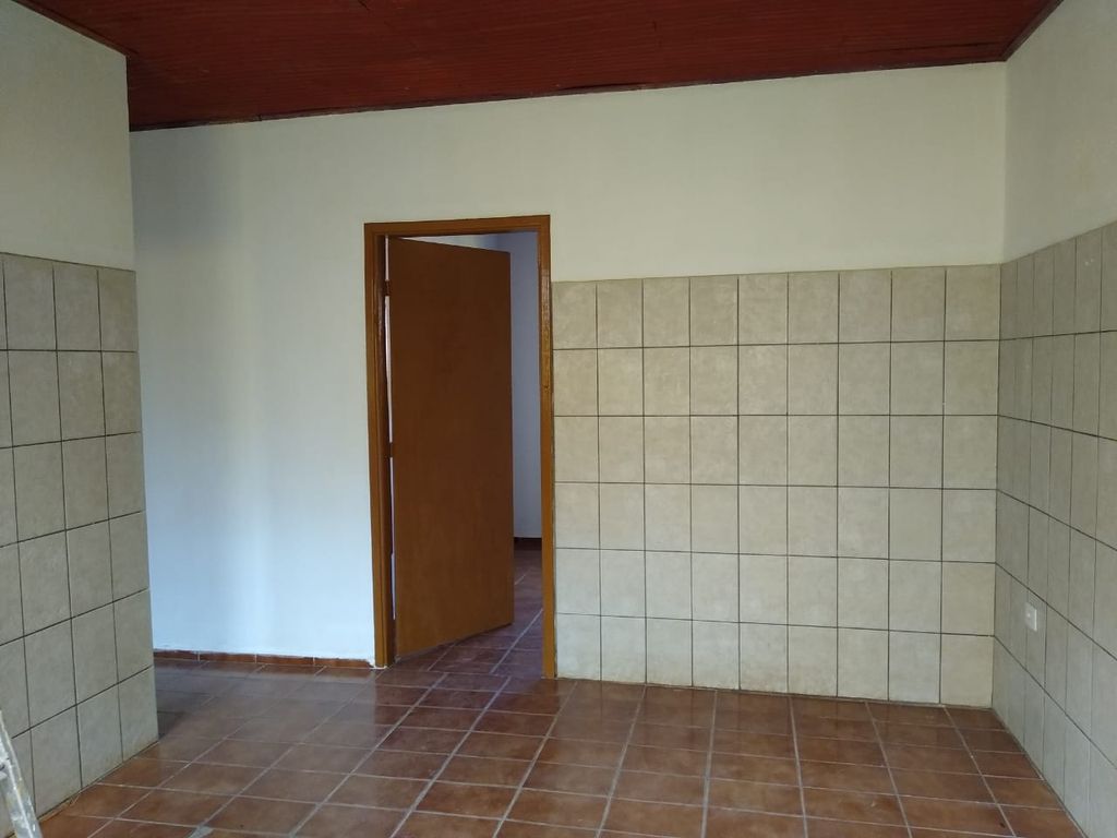 Localização privilegiada, próxima a comércios, escolas e serviços da região.