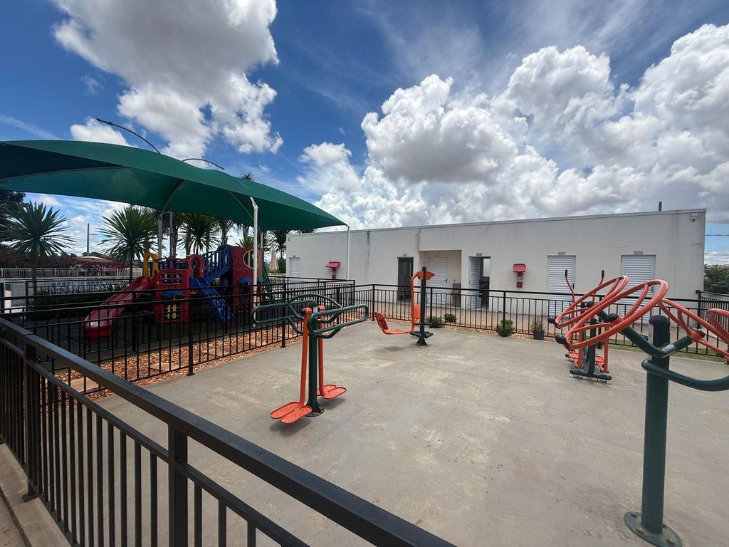 Apartamento à venda no Edifício Spazio La Vitta ? Região Oeste de Londrina