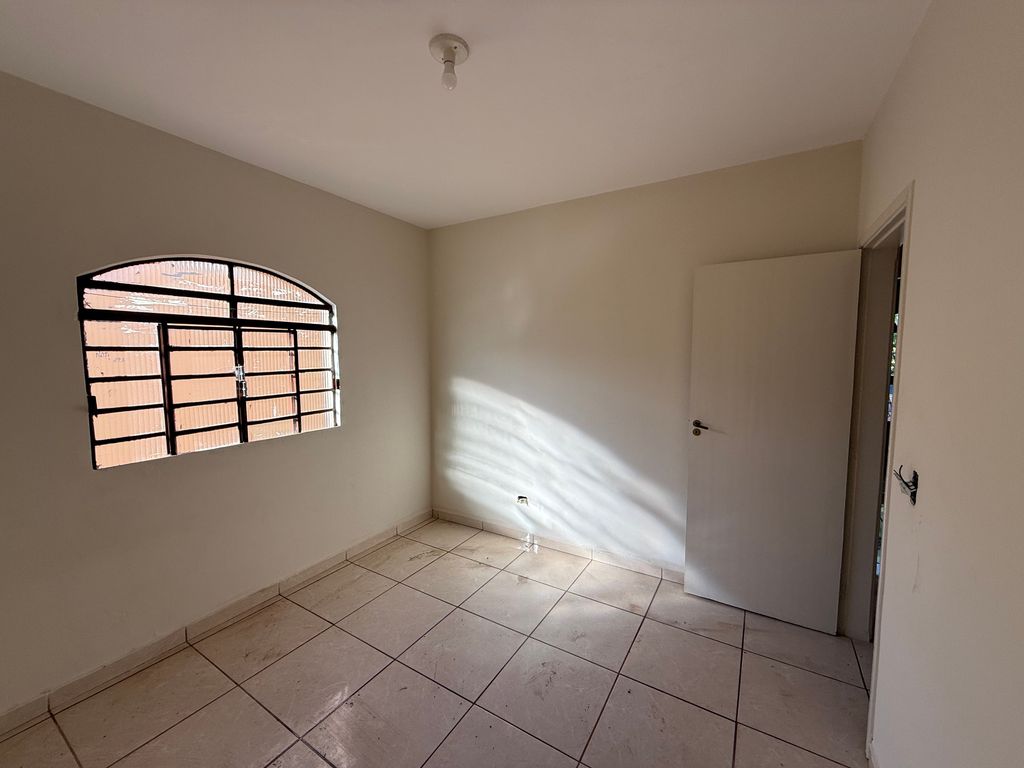 CASA À VENDA ? SHANGRILÁ B ? LONDRINA/PR