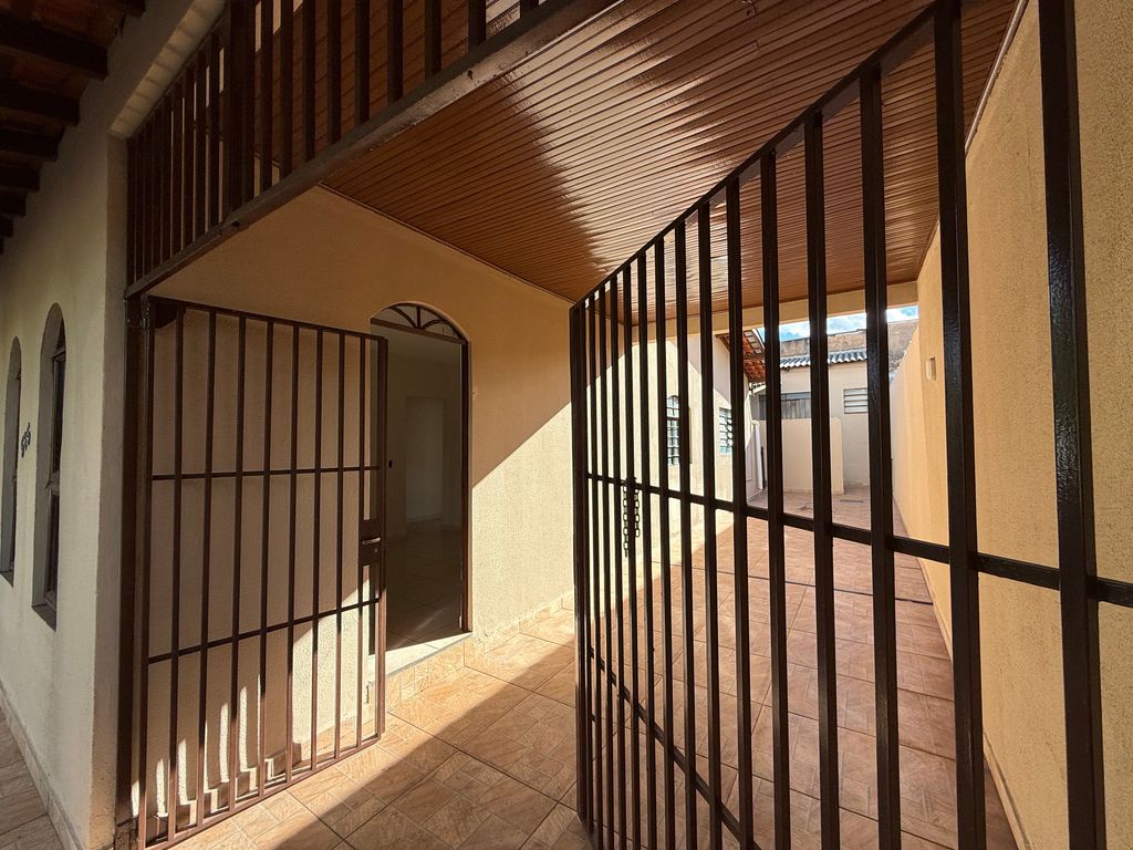 CASA À VENDA ? SHANGRILÁ B ? LONDRINA/PR