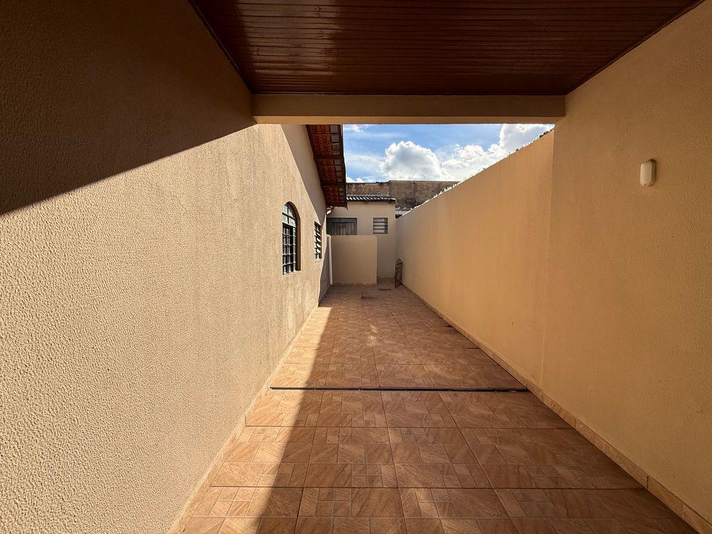 CASA À VENDA ? SHANGRILÁ B ? LONDRINA/PR