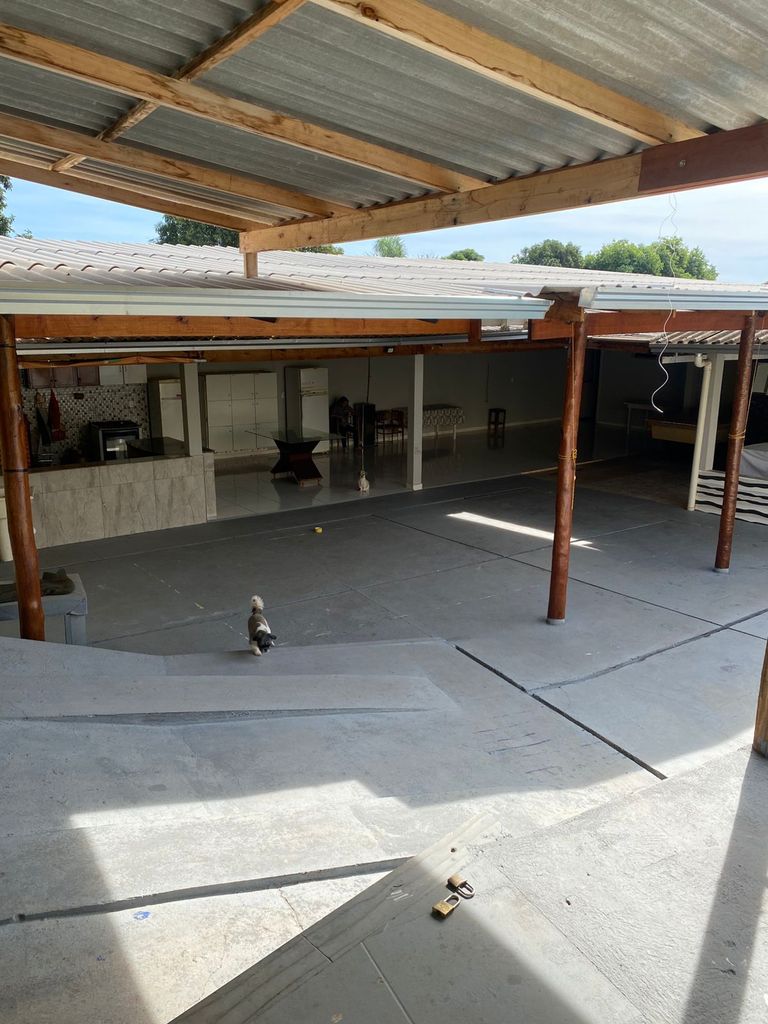 ? Casa de Esquina com Piscina à Venda ? Região Tranquila | Londrina/PR