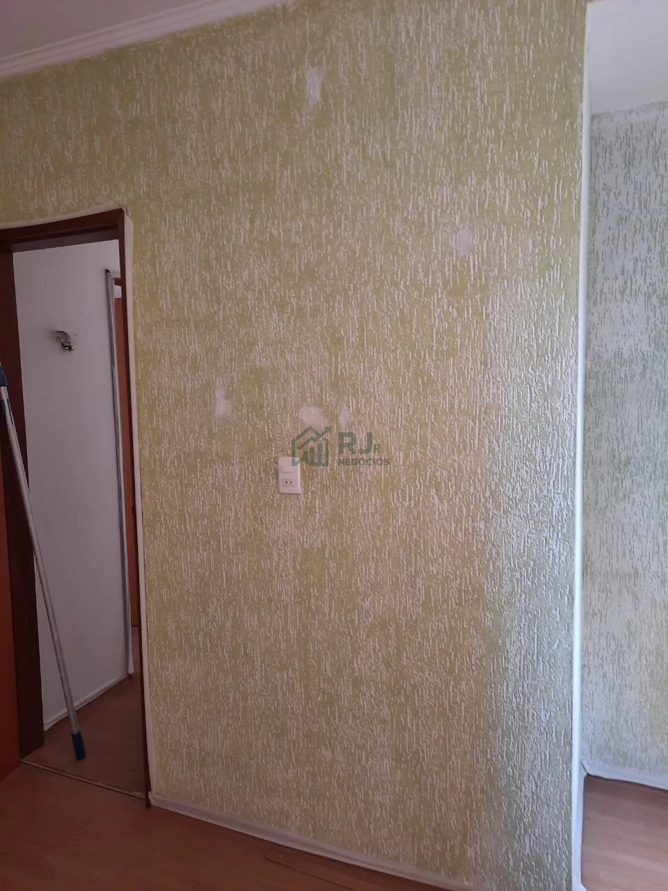 Imagens do imóveis Apartamento à venda no Condomínio Residencial Tietê com 2 quartos na Região Central de Londrina