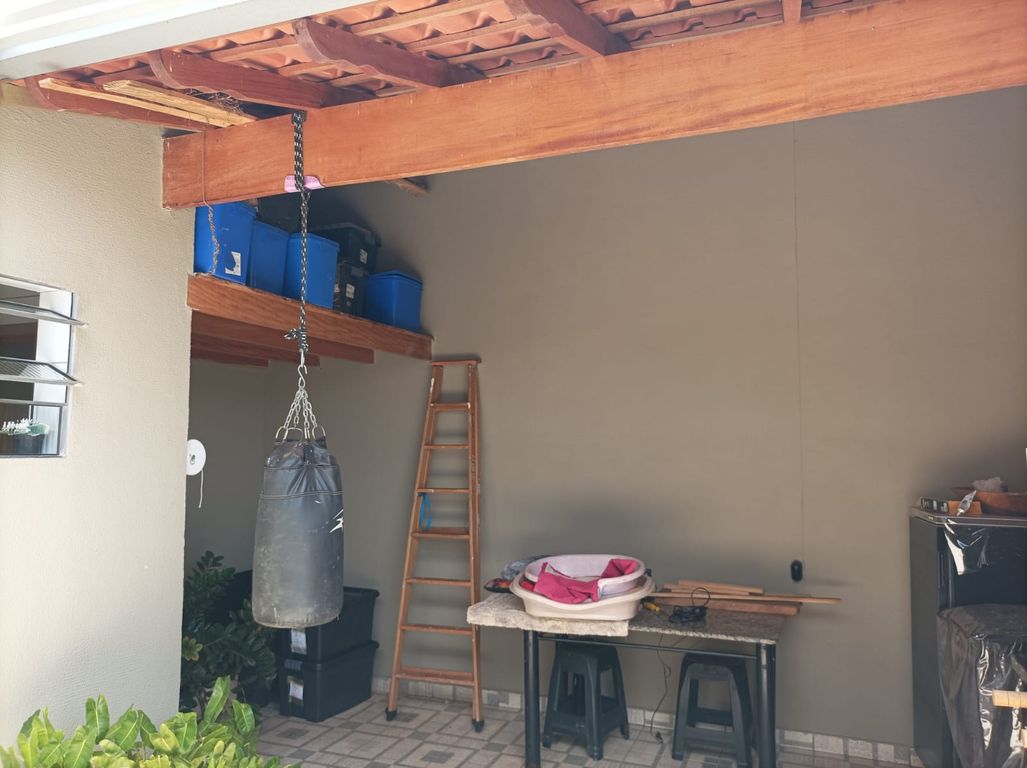 Casa à venda ? Zona Leste de Londrina