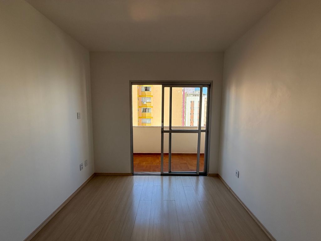 Apartamento no Centro de Londrina ? 3 Quartos (1 Suíte) | Sacada | 1 Vaga