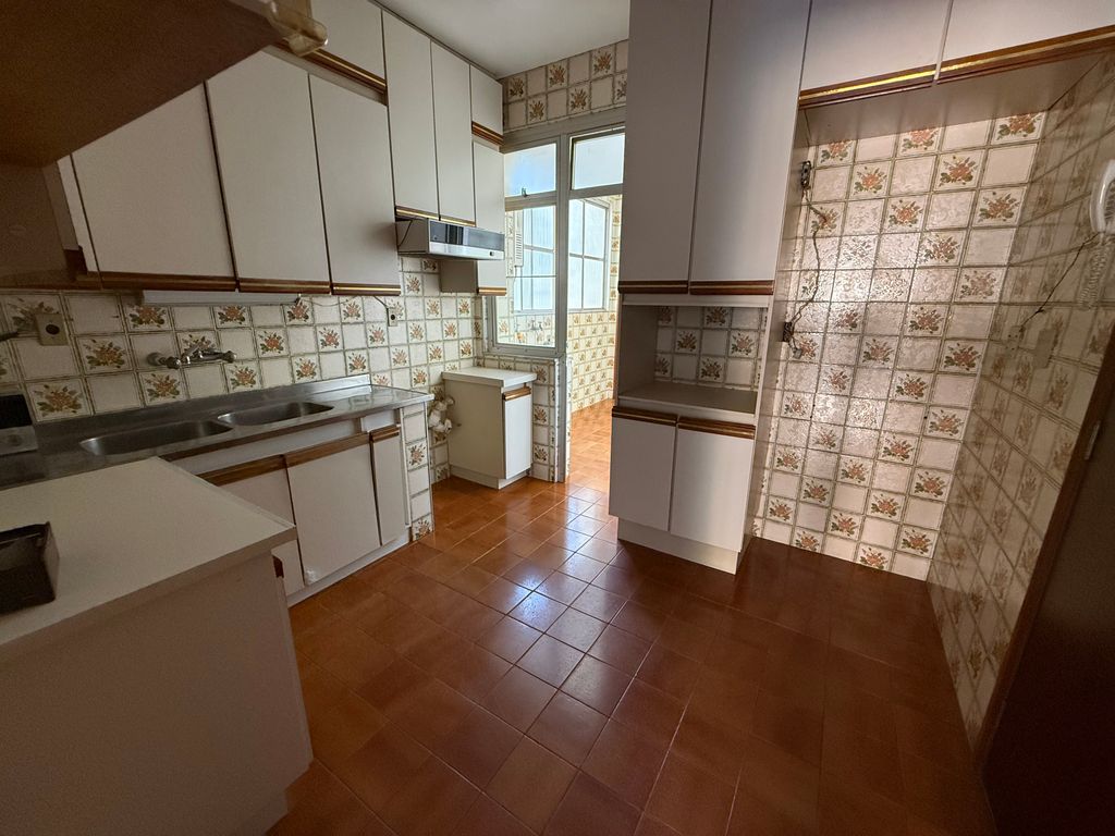 Apartamento no Centro de Londrina ? 3 Quartos (1 Suíte) | Sacada | 1 Vaga