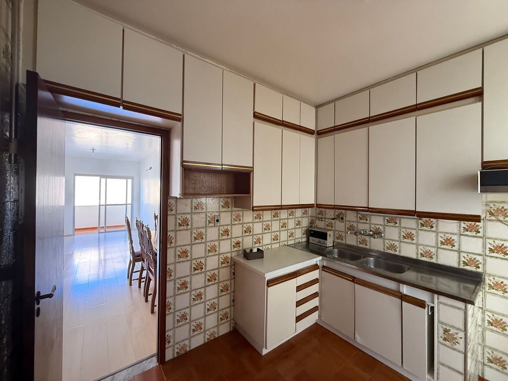 Apartamento no Centro de Londrina ? 3 Quartos (1 Suíte) | Sacada | 1 Vaga