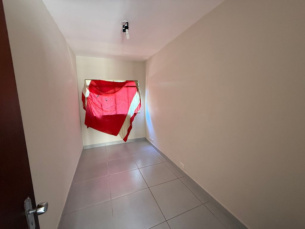 ? Casa Espaçosa e Bem Localizada na Região da Jorge Casoni