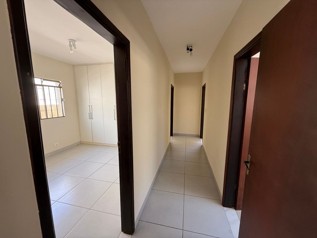 ? Casa Espaçosa e Bem Localizada na Região da Jorge Casoni