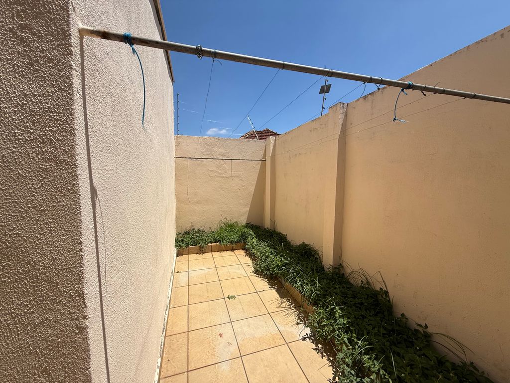 Casa Espaçosa e Bem Localizada na Região da Jorge Casoni