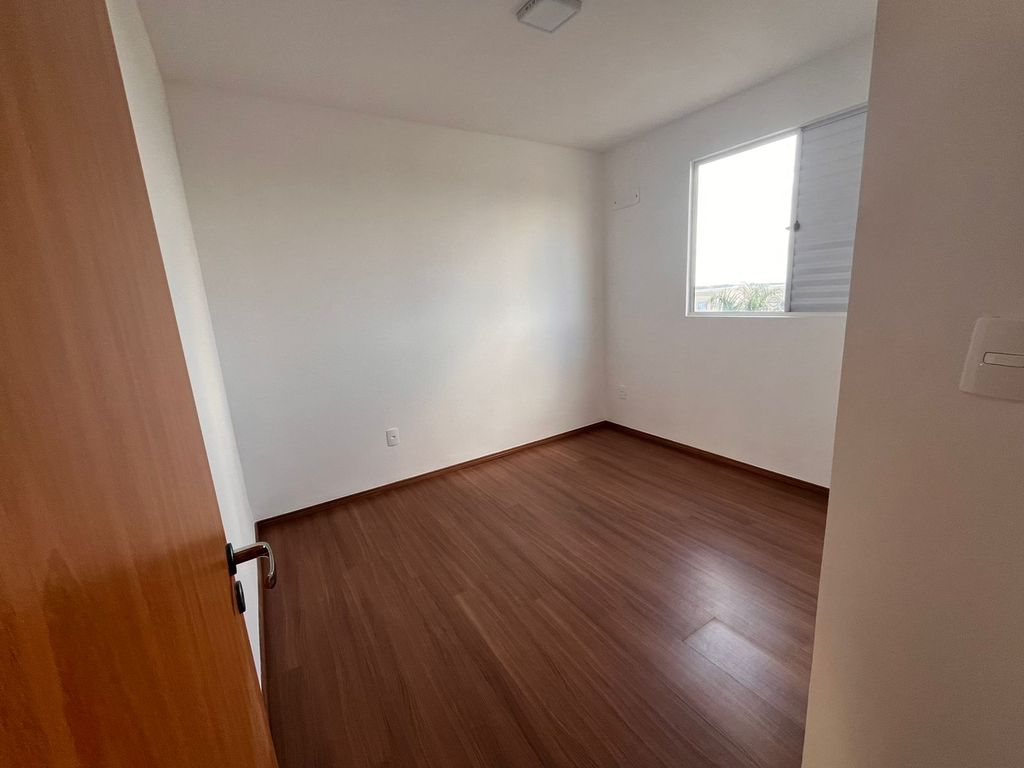 APARTAMENTO À VENDA  ZONA LESTE DE LONDRINA