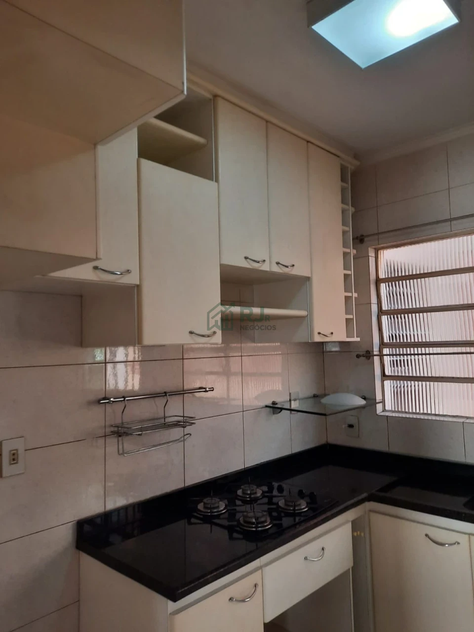 Imagens do imóveis Apartamento à venda no Condomínio Residencial Tietê com 2 quartos na Região Central de Londrina