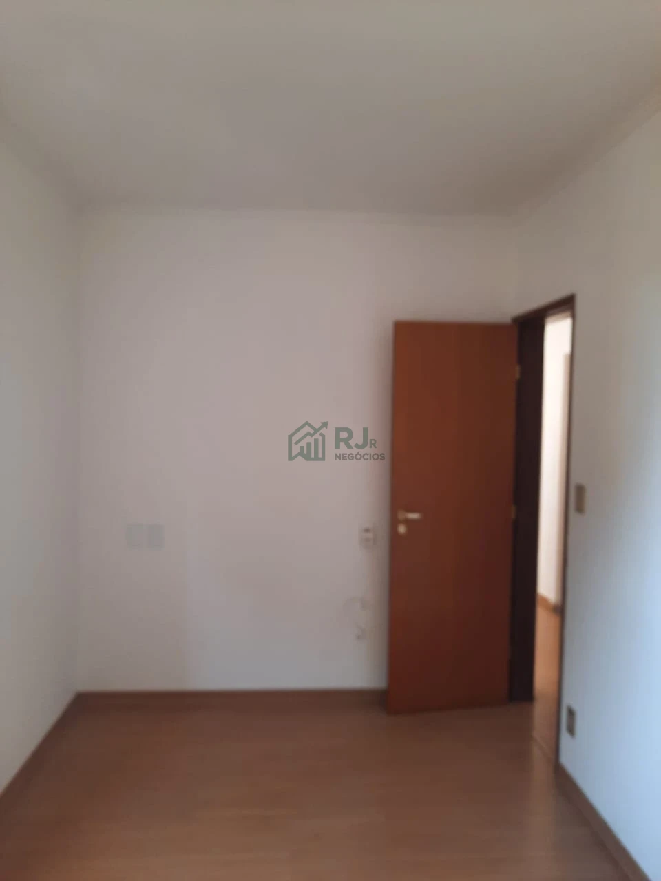 Imagens do imóveis Apartamento à venda no Condomínio Residencial Tietê com 2 quartos na Região Central de Londrina