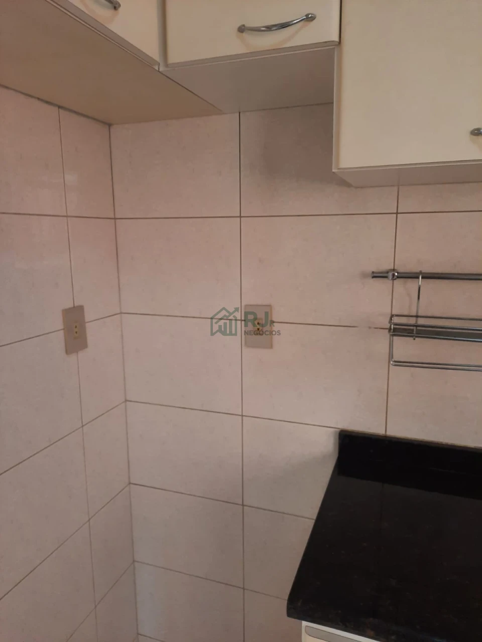 Imagens do imóveis Apartamento à venda no Condomínio Residencial Tietê com 2 quartos na Região Central de Londrina