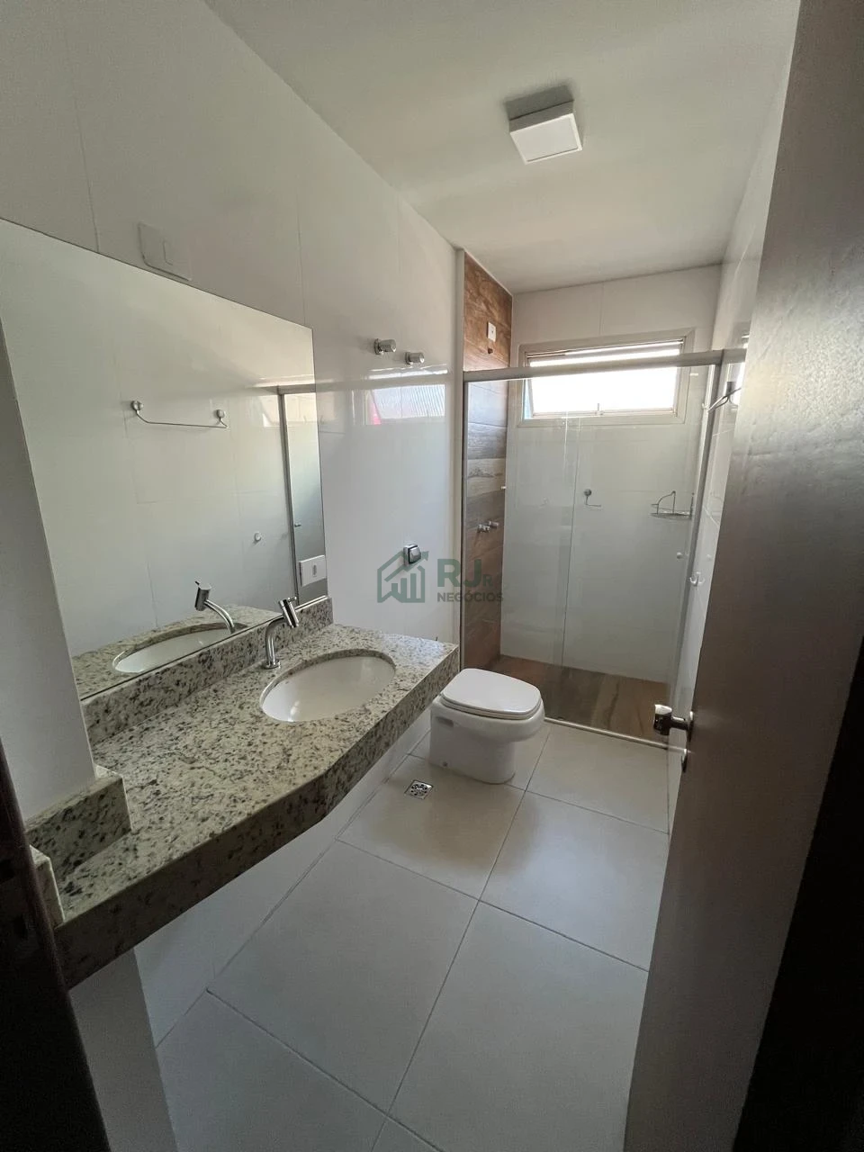 Apartamento Amplo com 3 Quartos e Suíte à Venda no Centro de Londrina