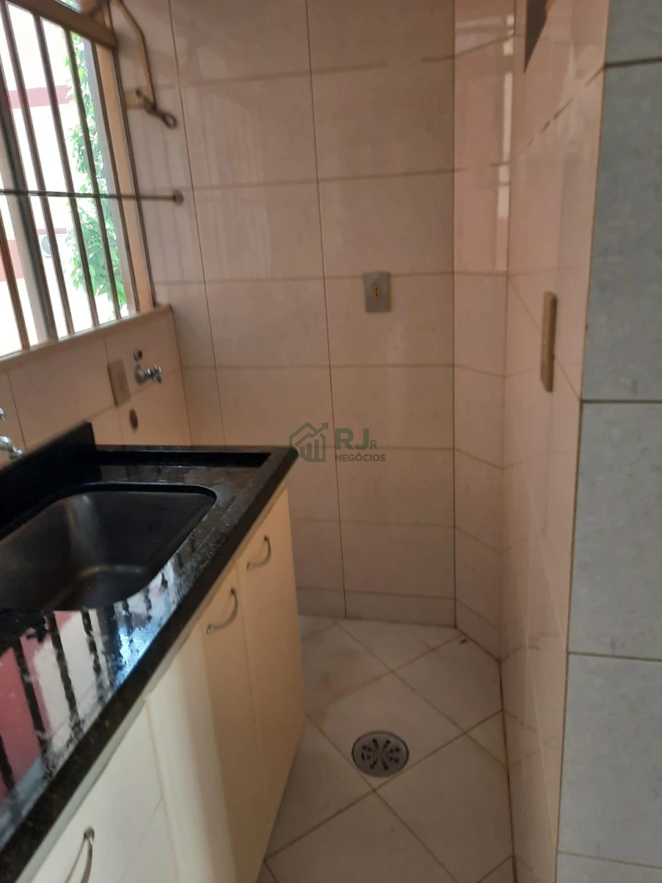 Imagens do imóveis Apartamento à venda no Condomínio Residencial Tietê com 2 quartos na Região Central de Londrina