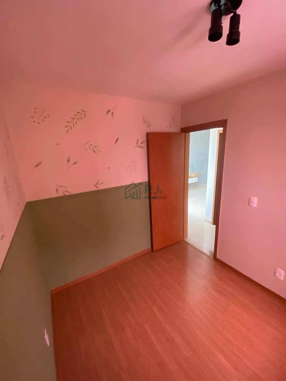 Apartamento à Venda - Residencial Lagoa Santa | Zona Leste - Londrina/PR