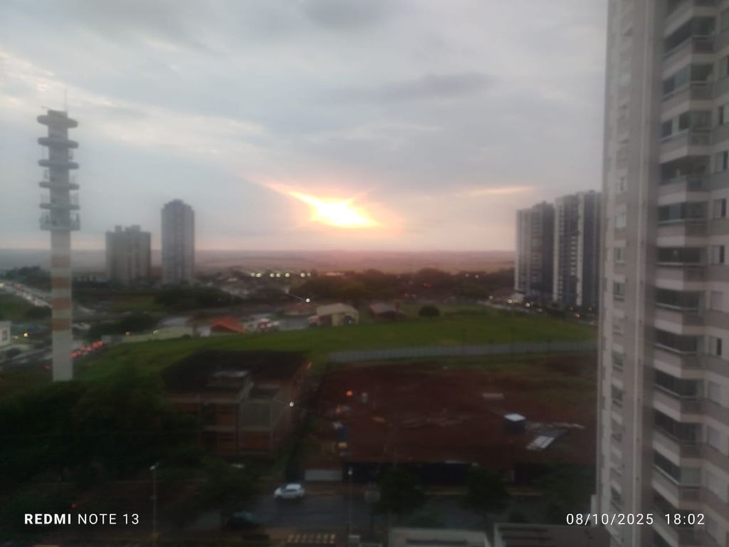 Locação Apartamento ? Edifício Due Torri