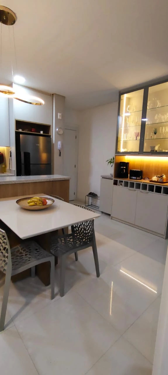 Imagens do imóveis Apartamento Mobiliado à Venda - Edifício Floriano - Próximo ao Mar