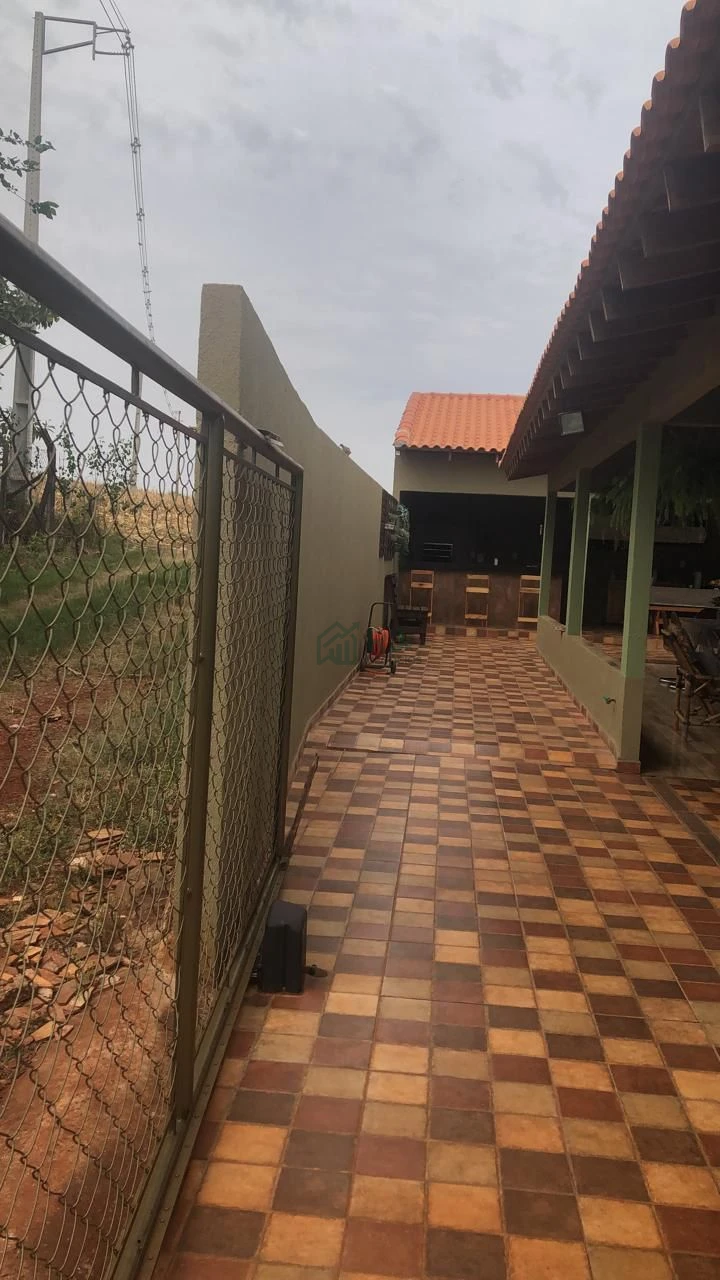 Chácara à Venda - Água dos Periquitos, Londrina/PR