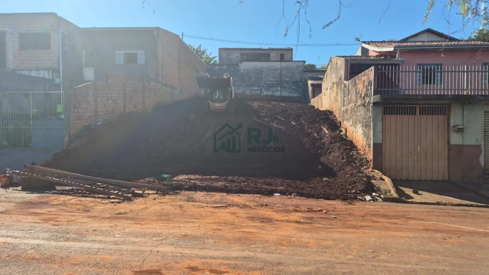 Imagens do imóveis Terreno de 268 m² à Venda no Jardim Alto da Boa Vista – Zona Norte de Londrina