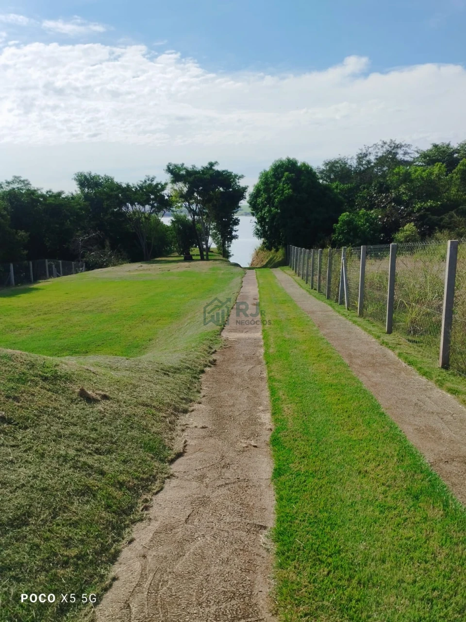 Imagens do imóveis Chácara Molhada de 4.000 m² no Condomínio Riviera do Nascente – Alvorada do Sul