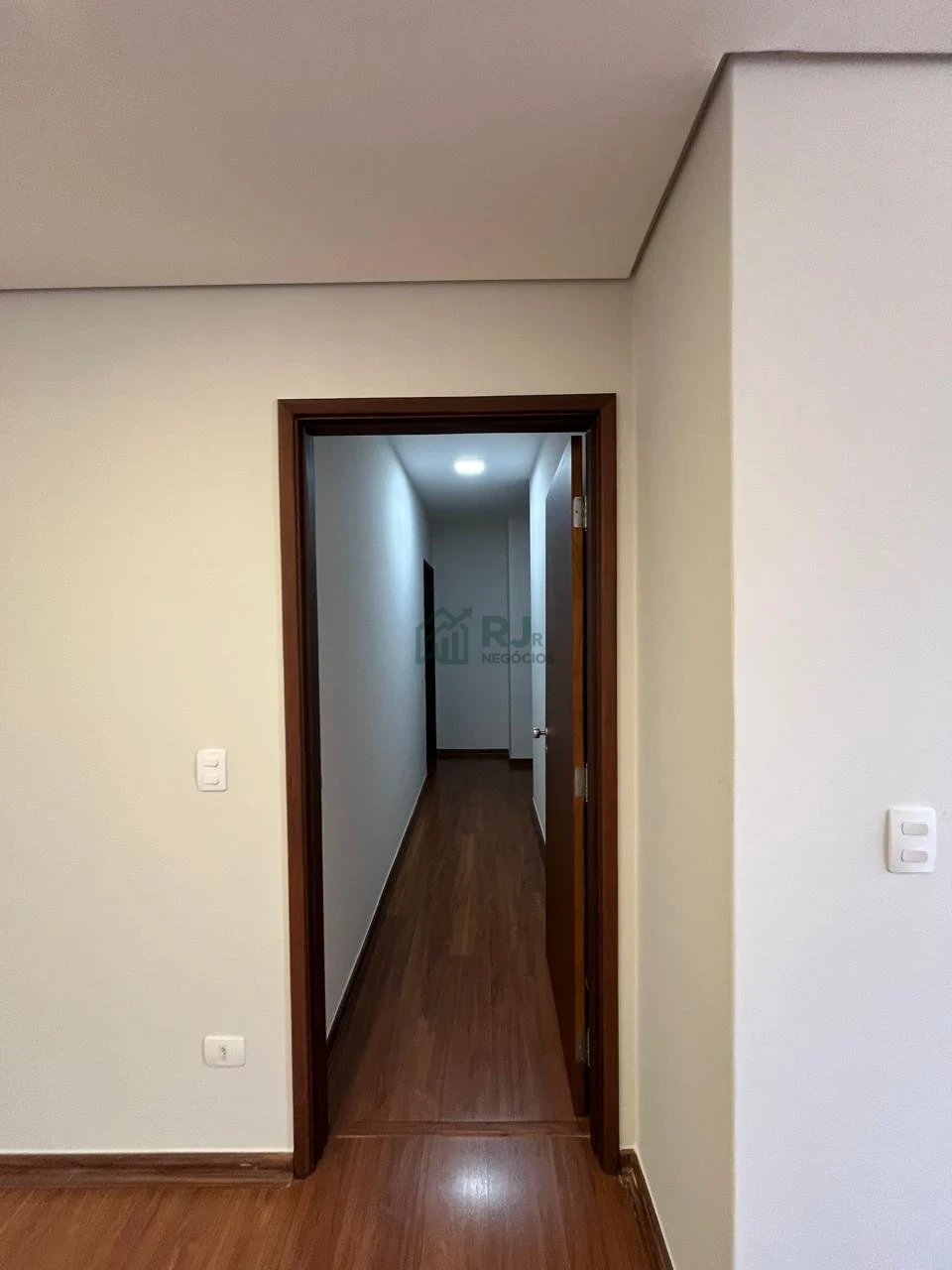 Apartamento Amplo com 3 Quartos e Suíte à Venda no Centro de Londrina