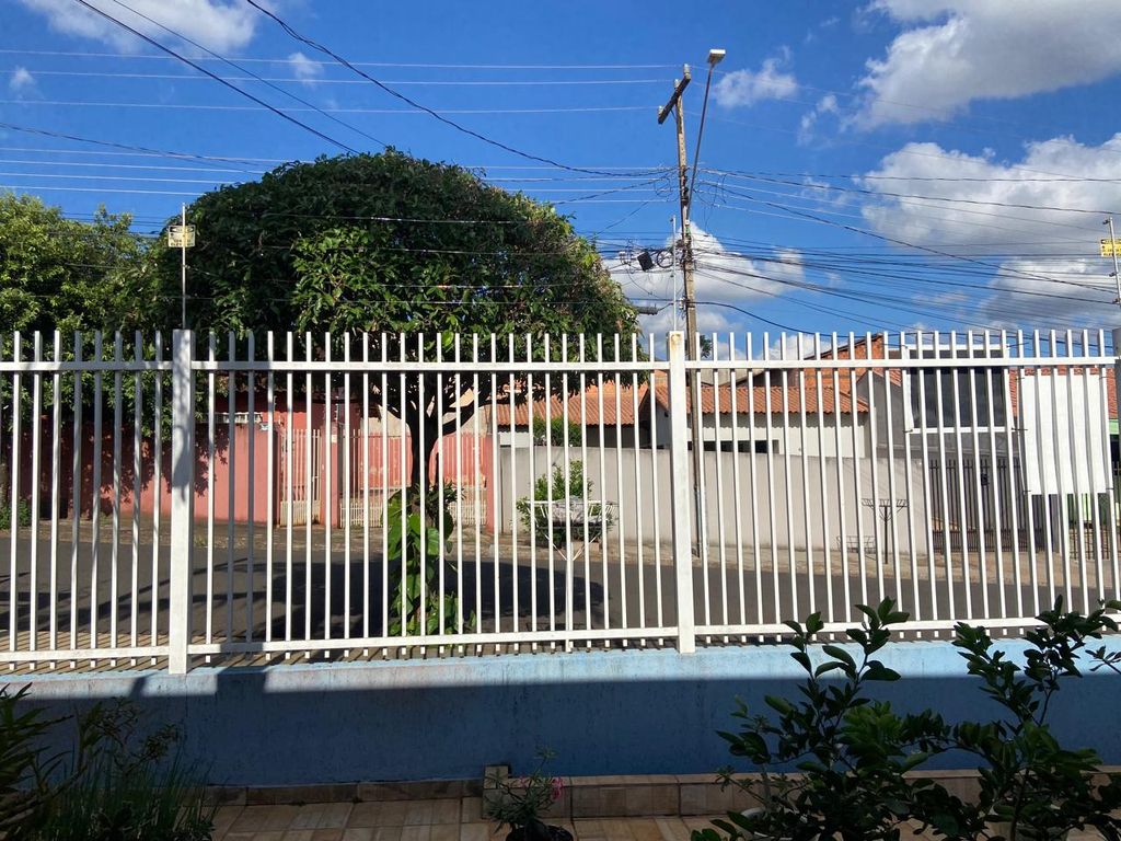 Excelente Casa à venda na Zona Norte de Londrina