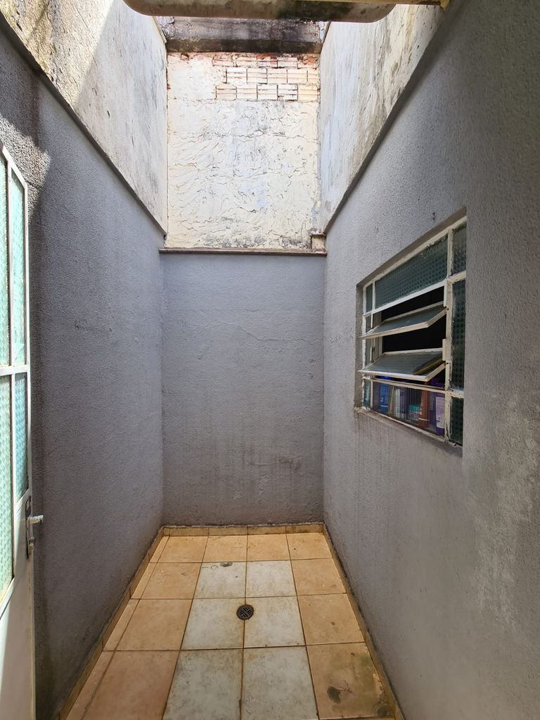 Casa ampla com edícula ? Vila Paglia, Londrina