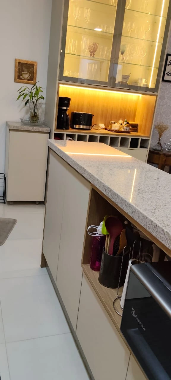 Imagens do imóveis Apartamento Mobiliado à Venda - Edifício Floriano - Próximo ao Mar