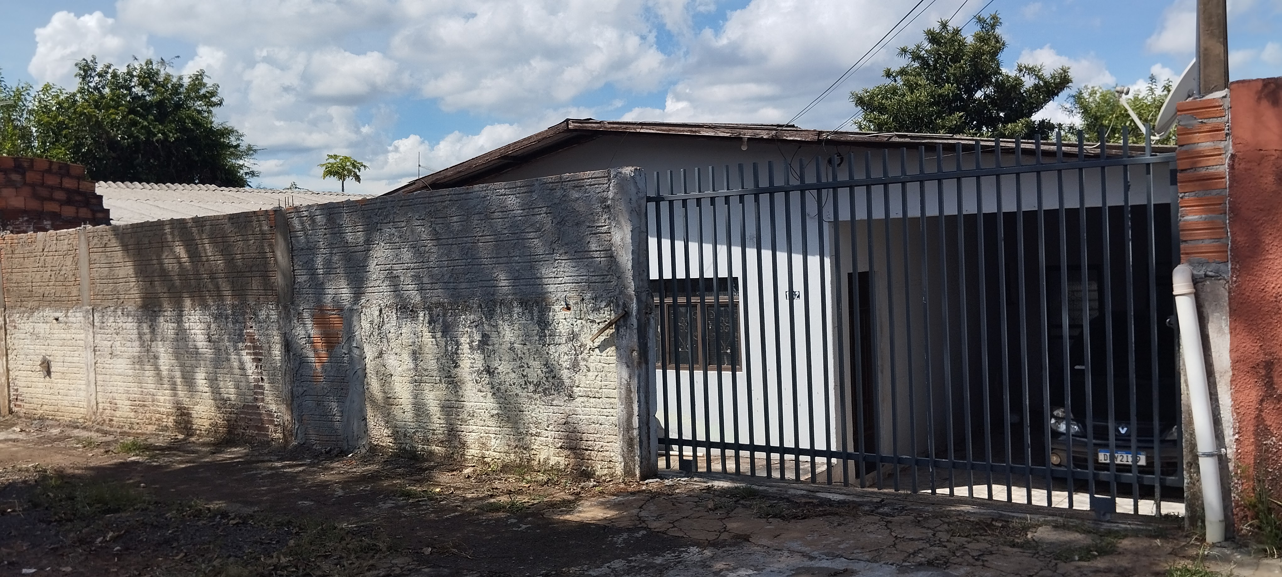 Casa 03 dormitórios Jd Do Sol