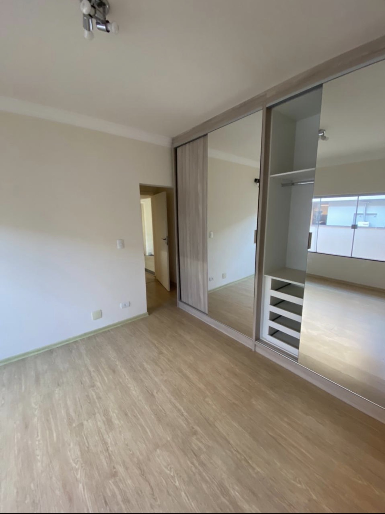 Imagens do imóveis aluga-Se Casa No Royal Golf