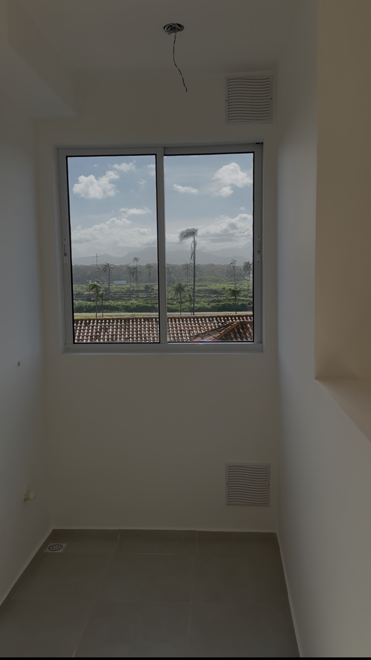 Imagens do imóveis Vende-Se Apartamento Praia Itapoa, 100 Metros Do Mar