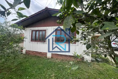 Casa ampla para alugar no Petrópolis – 2 Quartos