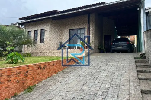 Casa à venda no Bairro Petrópolis – Joinville
