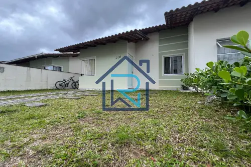 Casa à Venda em Residencial Fechado no itinga