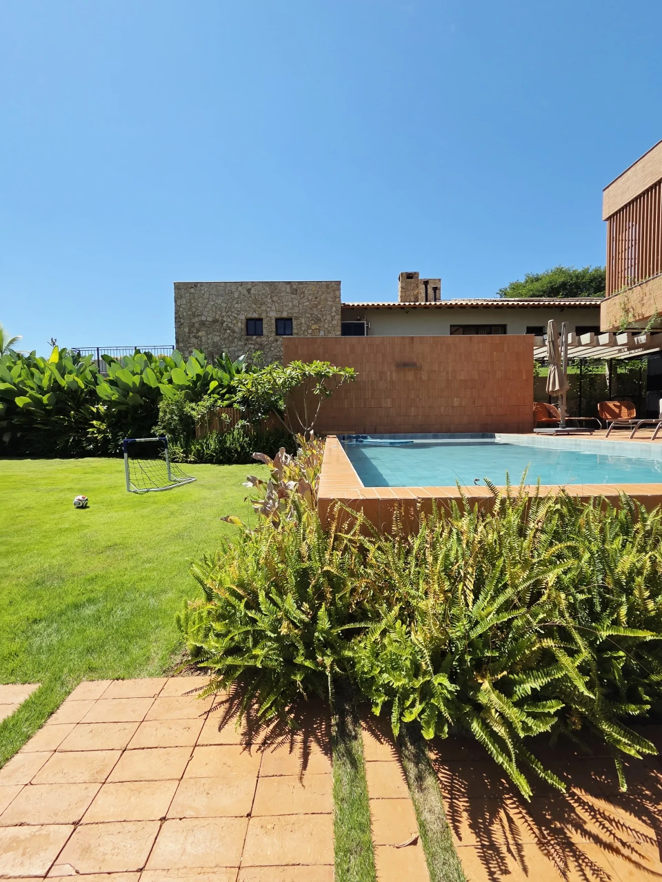 Casa a Venda com 4 Suítes