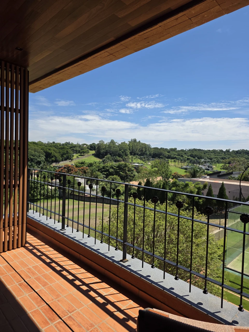 Casa a Venda com 4 Suítes