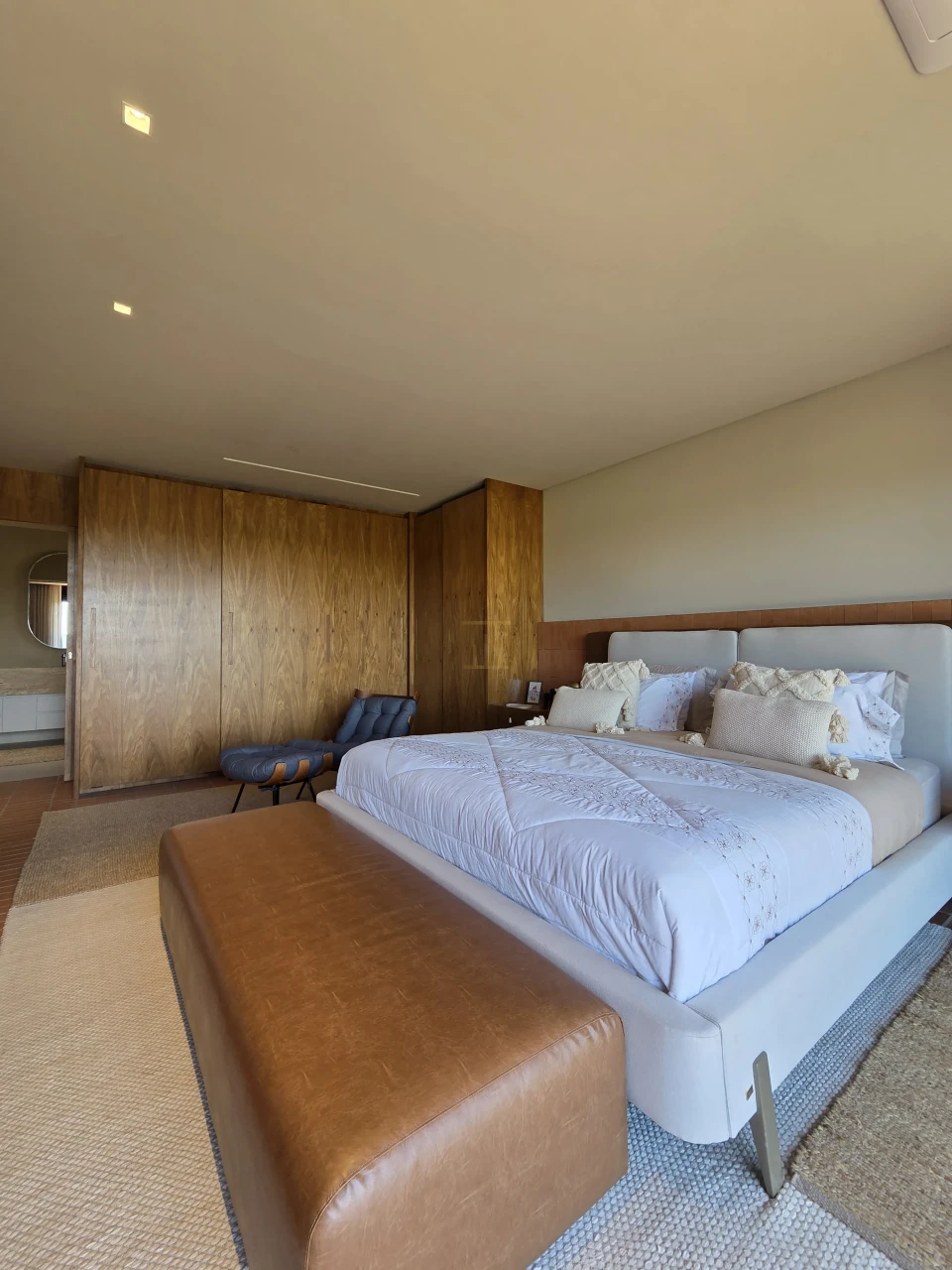 Casa a Venda com 4 Suítes