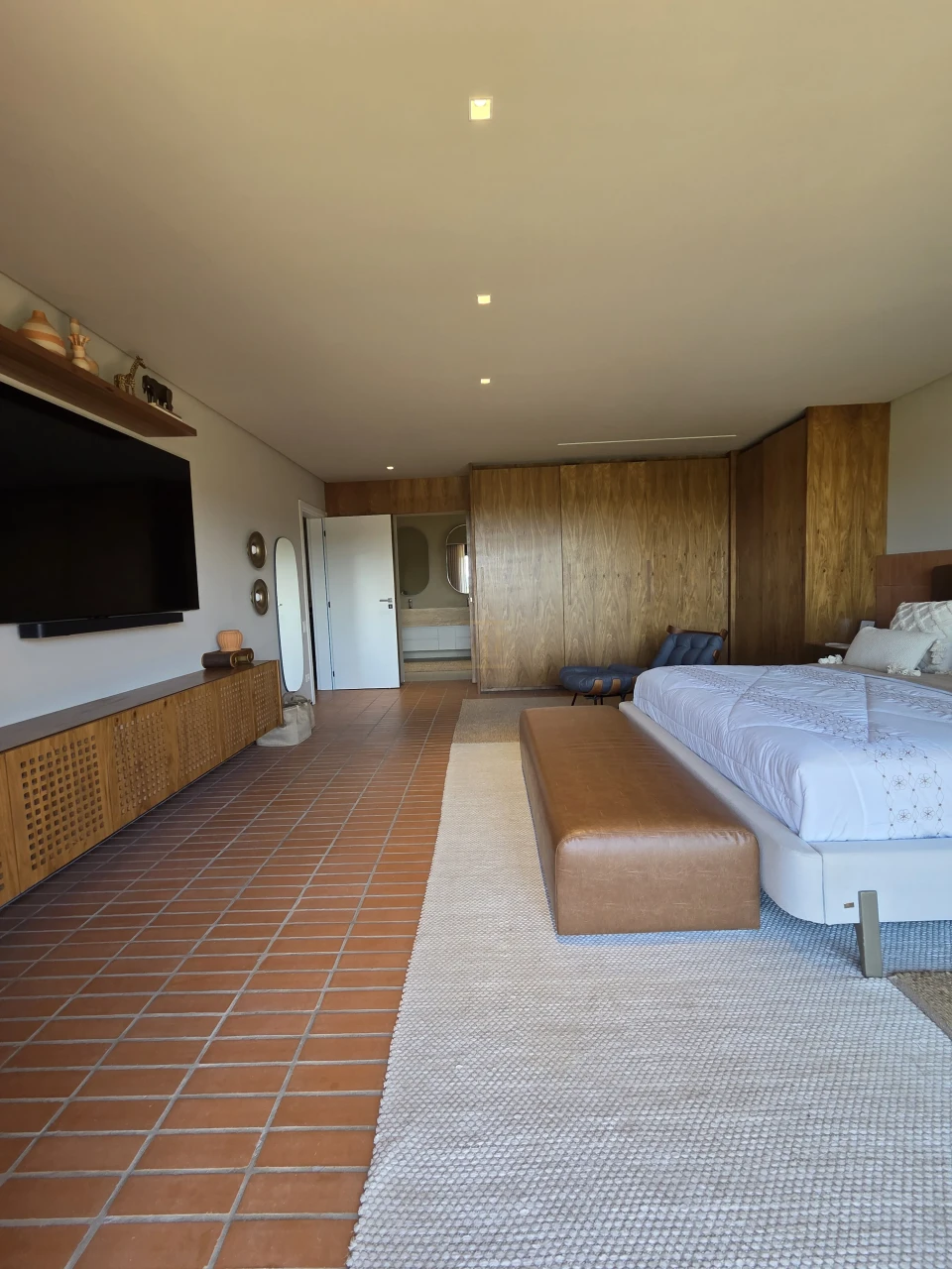 Casa a Venda com 4 Suítes