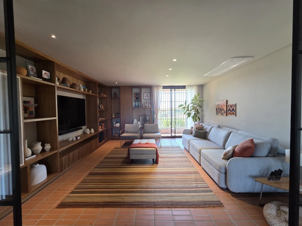 Casa a Venda com 4 Suítes