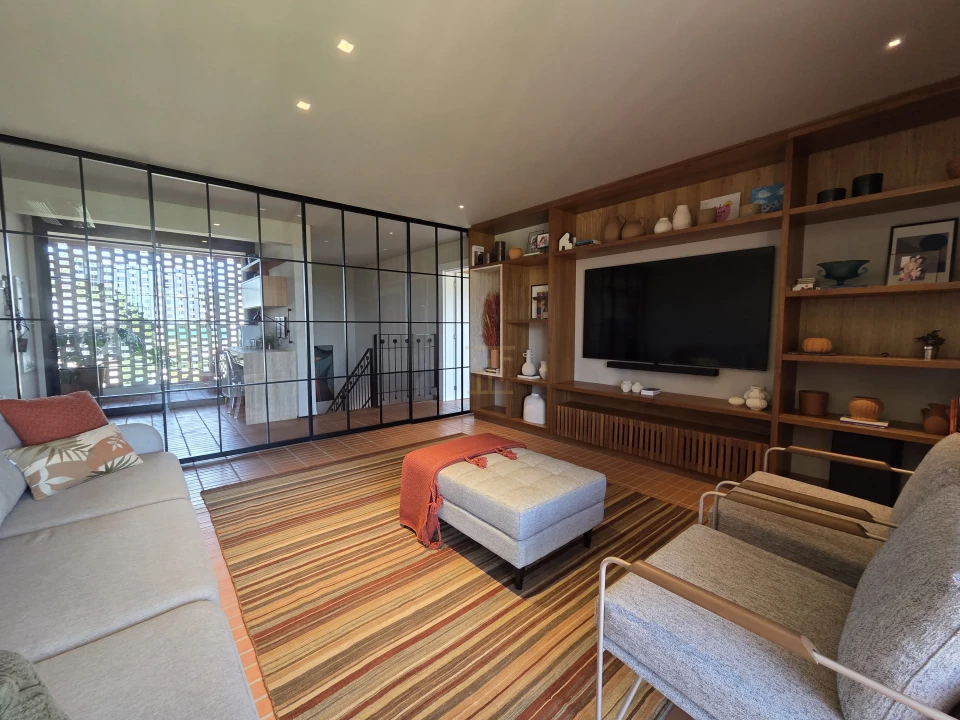 Casa a Venda com 4 Suítes