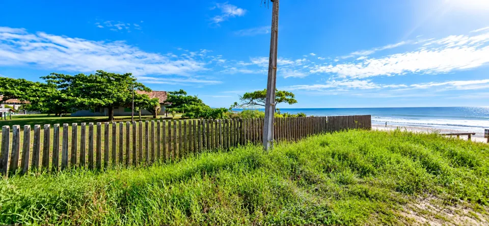Imagens do imóveis CASA PÉ NA AREIA COM 4 SUÍTES EM TERRENO DE 3.840 M² – ITAPOÁ/SC