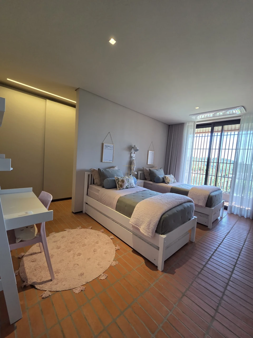 Casa a Venda com 4 Suítes