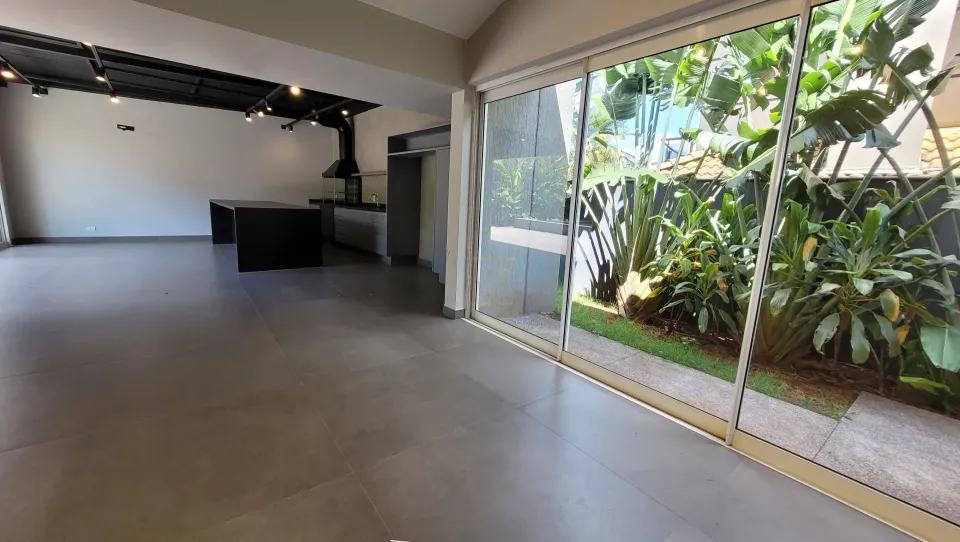 VENDE ou ALUGA - Casa Cond. Royal Tennis