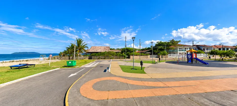 Imagens do imóveis CASA PÉ NA AREIA COM 4 SUÍTES EM TERRENO DE 3.840 M² – ITAPOÁ/SC