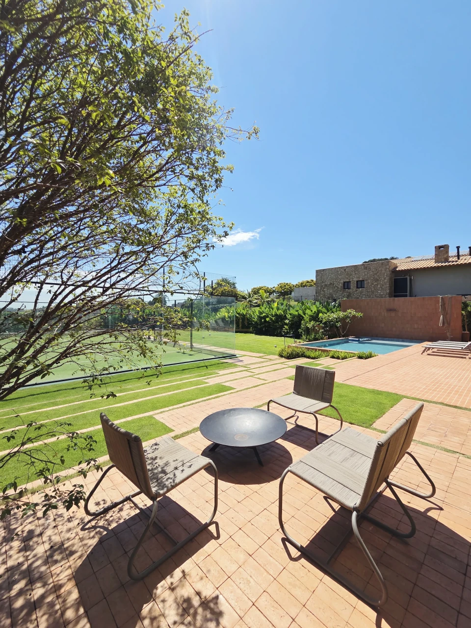 Casa a Venda com 4 Suítes